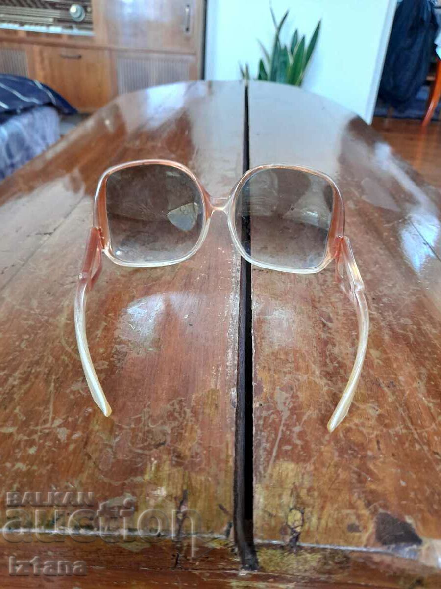 Auction  Old Women's Sunglasses
