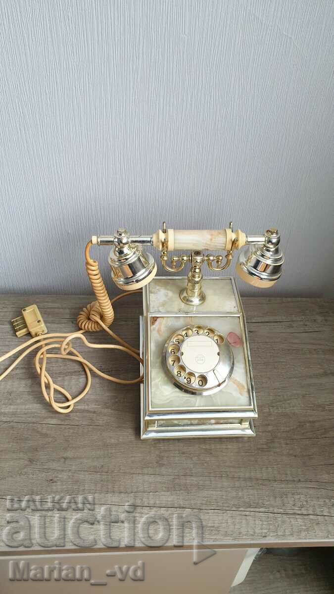 Стар  италиански телефон от оникс