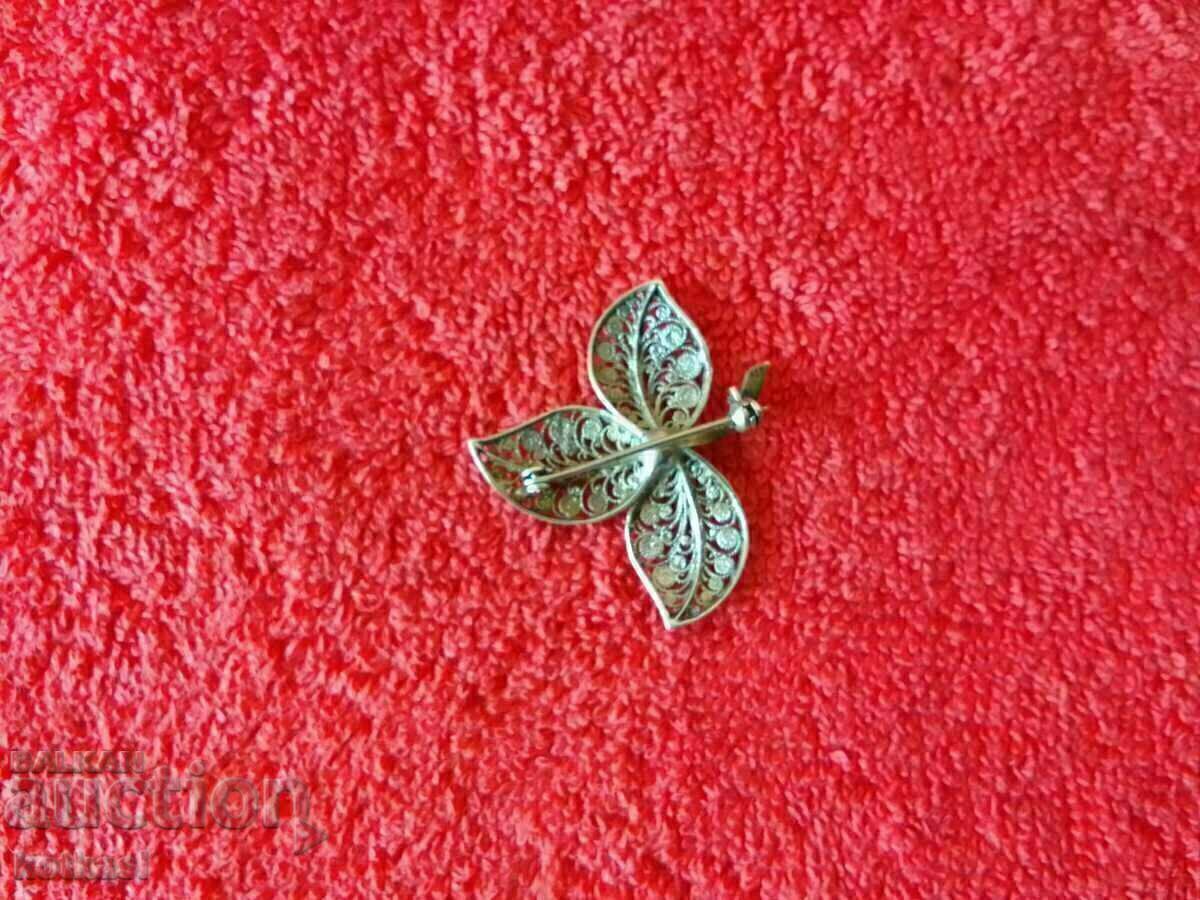 Auction Old silver 835 filigree brooch with pearl Auction Old silver 835 filigree brooch with pearl