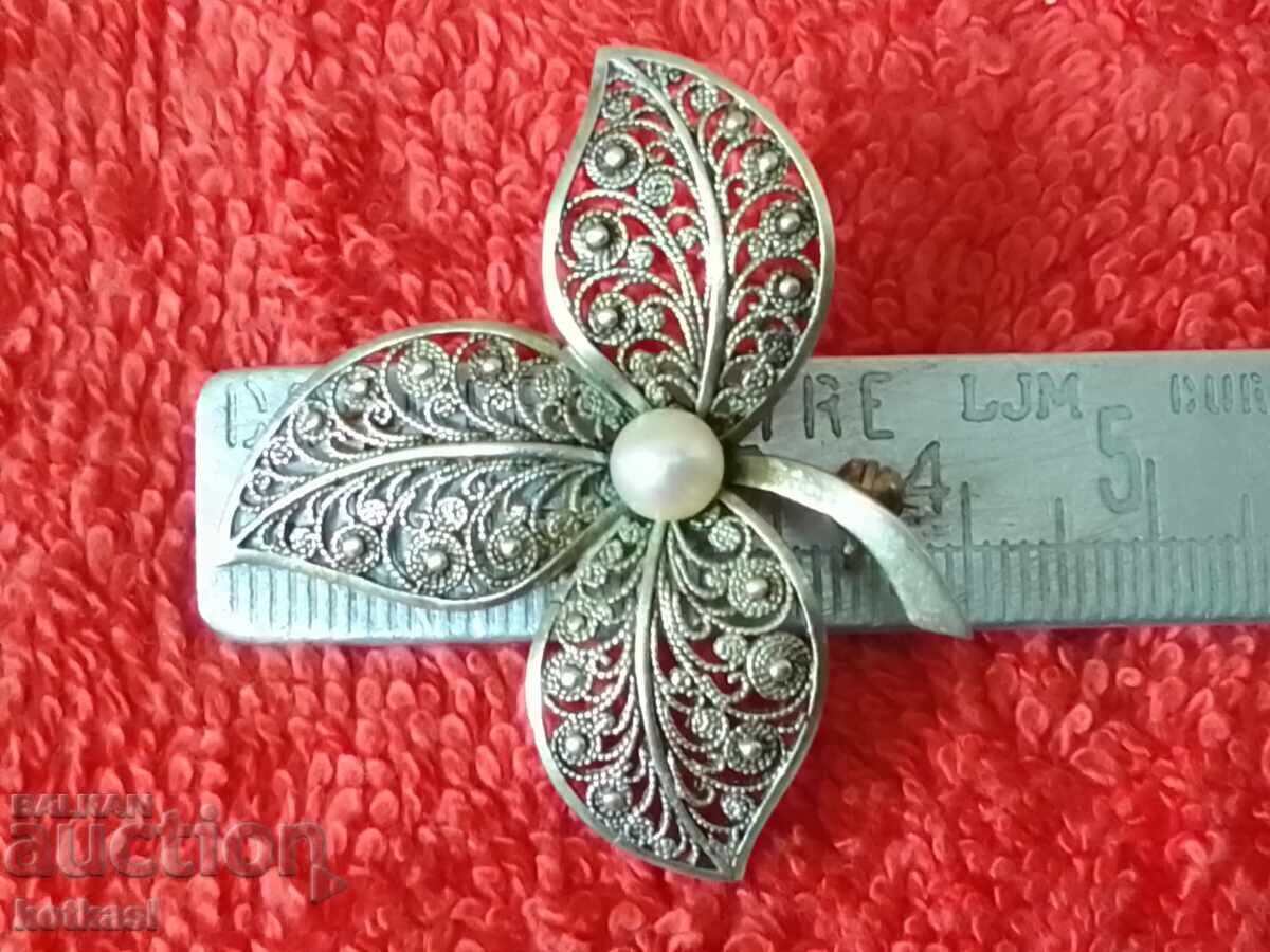 Brosa din argint vechi 835 cu filigran cu perla