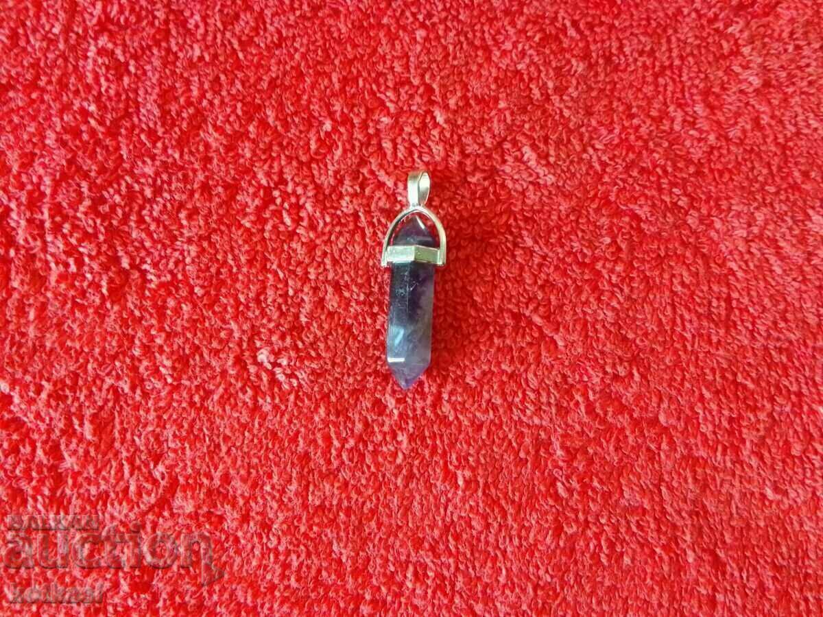 Semi-precious stone pendant Semi-precious stone pendant