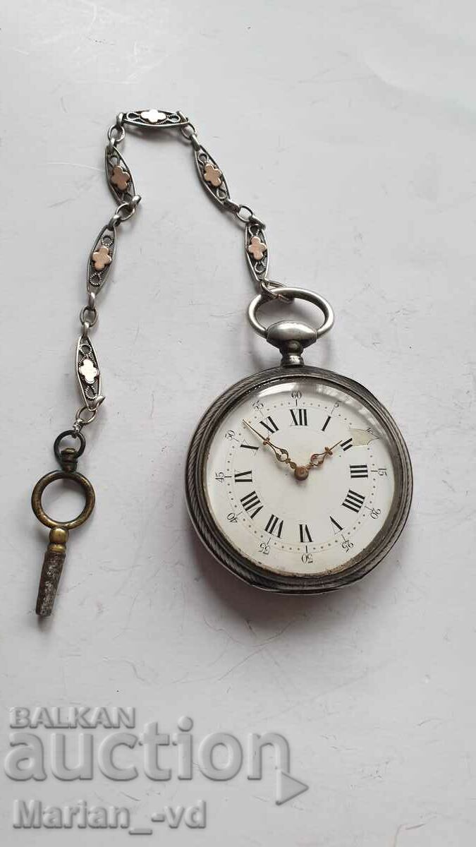 Стар сребърен джобен часовник с ключ