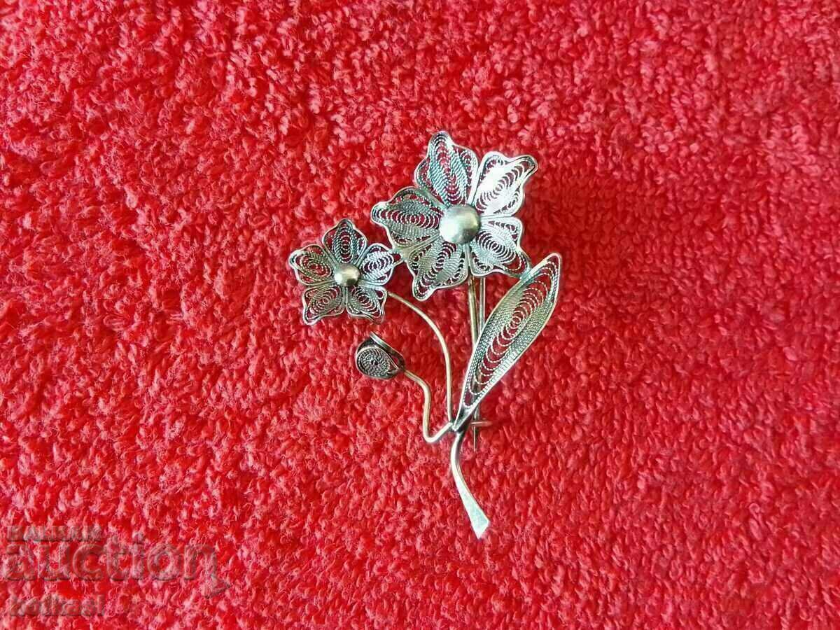 Delivery of Old Silver 925 Filigree Brooch Delivery of Old Silver 925 Filigree Brooch