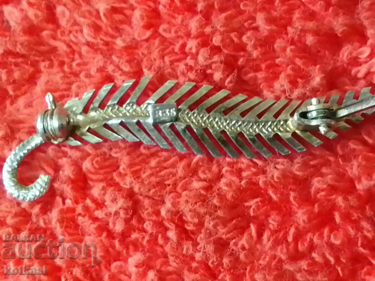 Licitație Broșă cu stilou cu penă din argint vechi 835 Licitație Broșă cu stilou cu penă din argint vechi 835