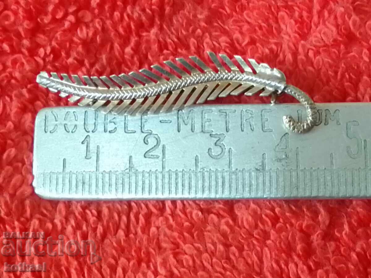 Broșă cu stilou cu penă din argint vechi 835 Broșă cu stilou cu penă din argint vechi 835