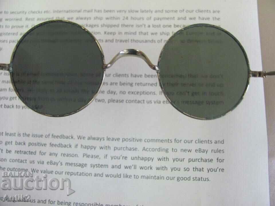 WWII Goggles in Original Case - 7 WWII Goggles in Original Case - 7