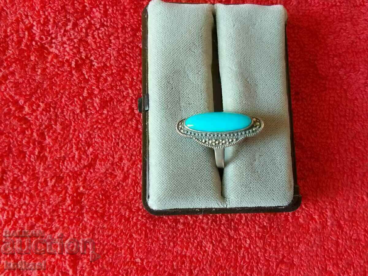 Auction Sterling silver 925 ring with semi-precious Turquoise stones Auction Sterling silver 925 ring with semi-precious Turquoise stones