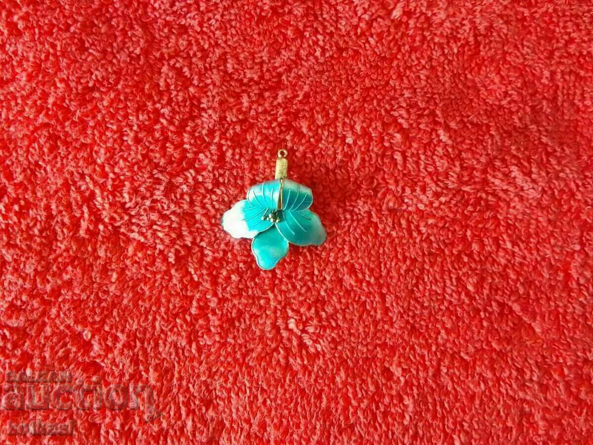 Old Silver 925 Gold Plated Flower Brooch with price 45.50 BGN | € 23.26 Old Silver 925 Gold Plated Flower Brooch with price 45.50 BGN | € 23.26