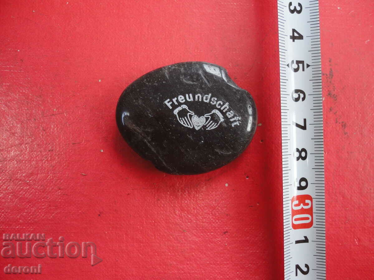 Ορυκτός λίθος φιλίας με τιμή 10.00 BGN | € 5.11 Ορυκτός λίθος φιλίας με τιμή 10.00 BGN | € 5.11