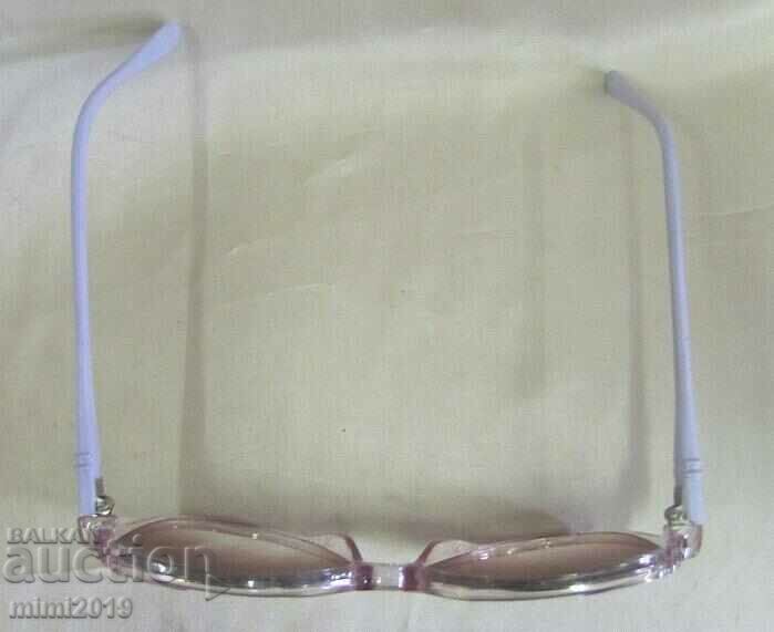 Delivery of 60's Women's Sunglasses Delivery of 60's Women's Sunglasses