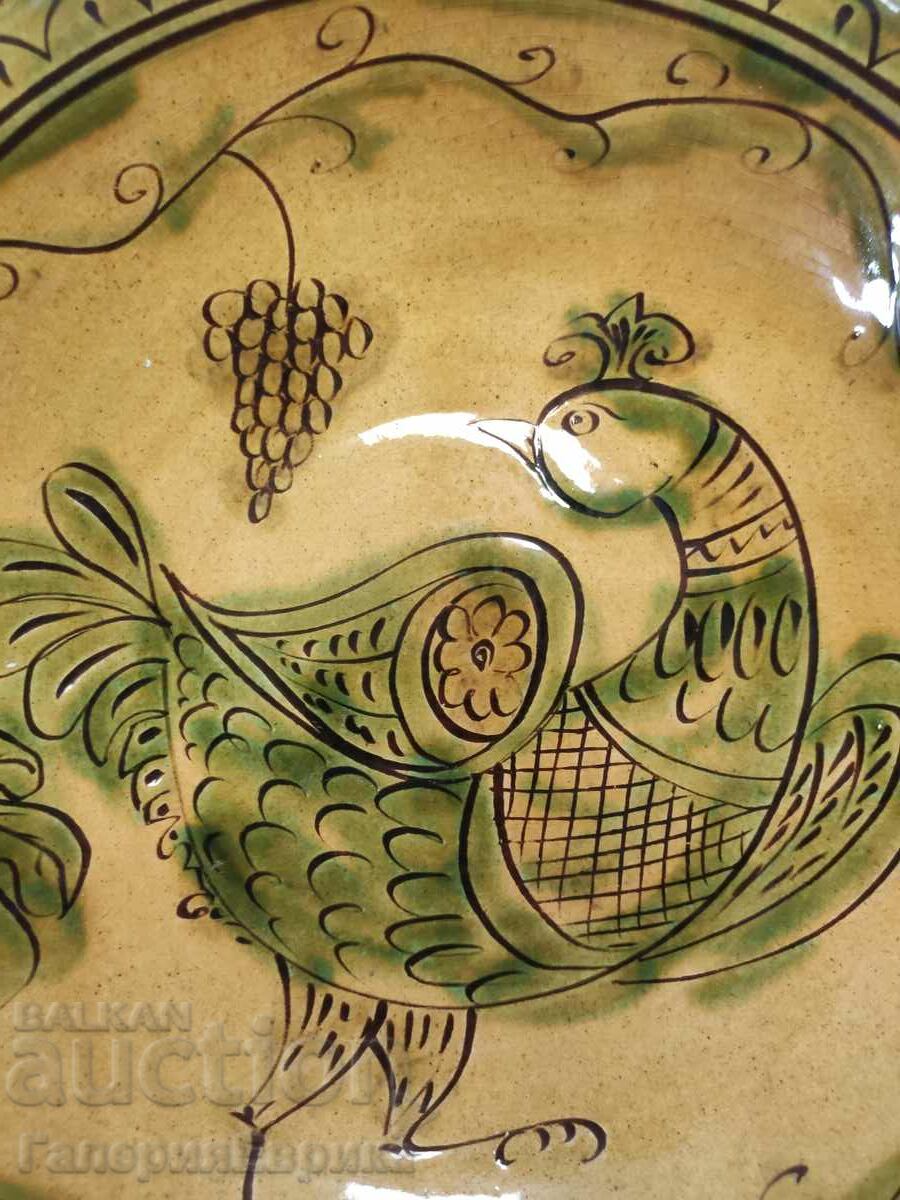 Auction Ceramic plate Bulgarian hand painted Auction Ceramic plate Bulgarian hand painted
