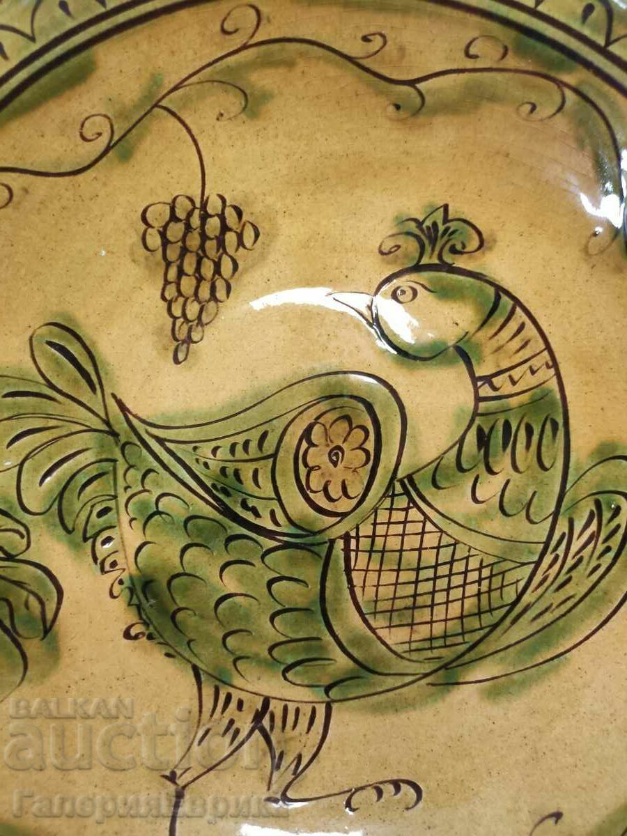 Auction Ceramic plate Bulgarian hand painted Auction Ceramic plate Bulgarian hand painted