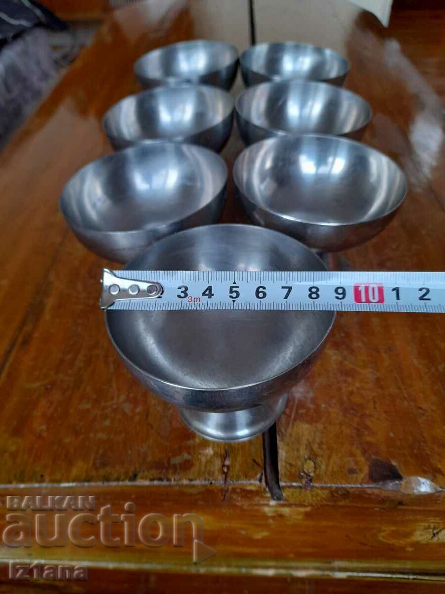 Licitație Boluri vechi de înghețată din inox