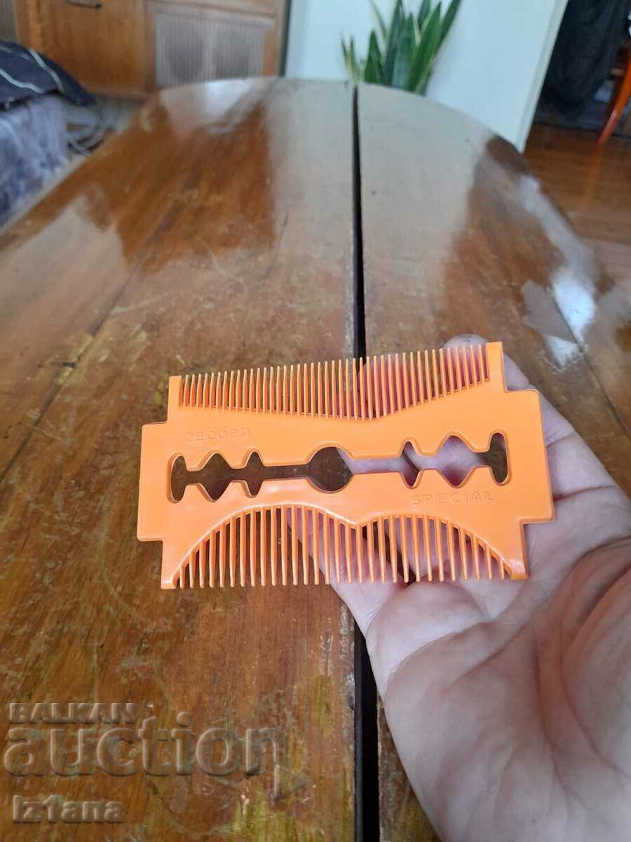 Old comb with price 6.00 BGN | € 3.07