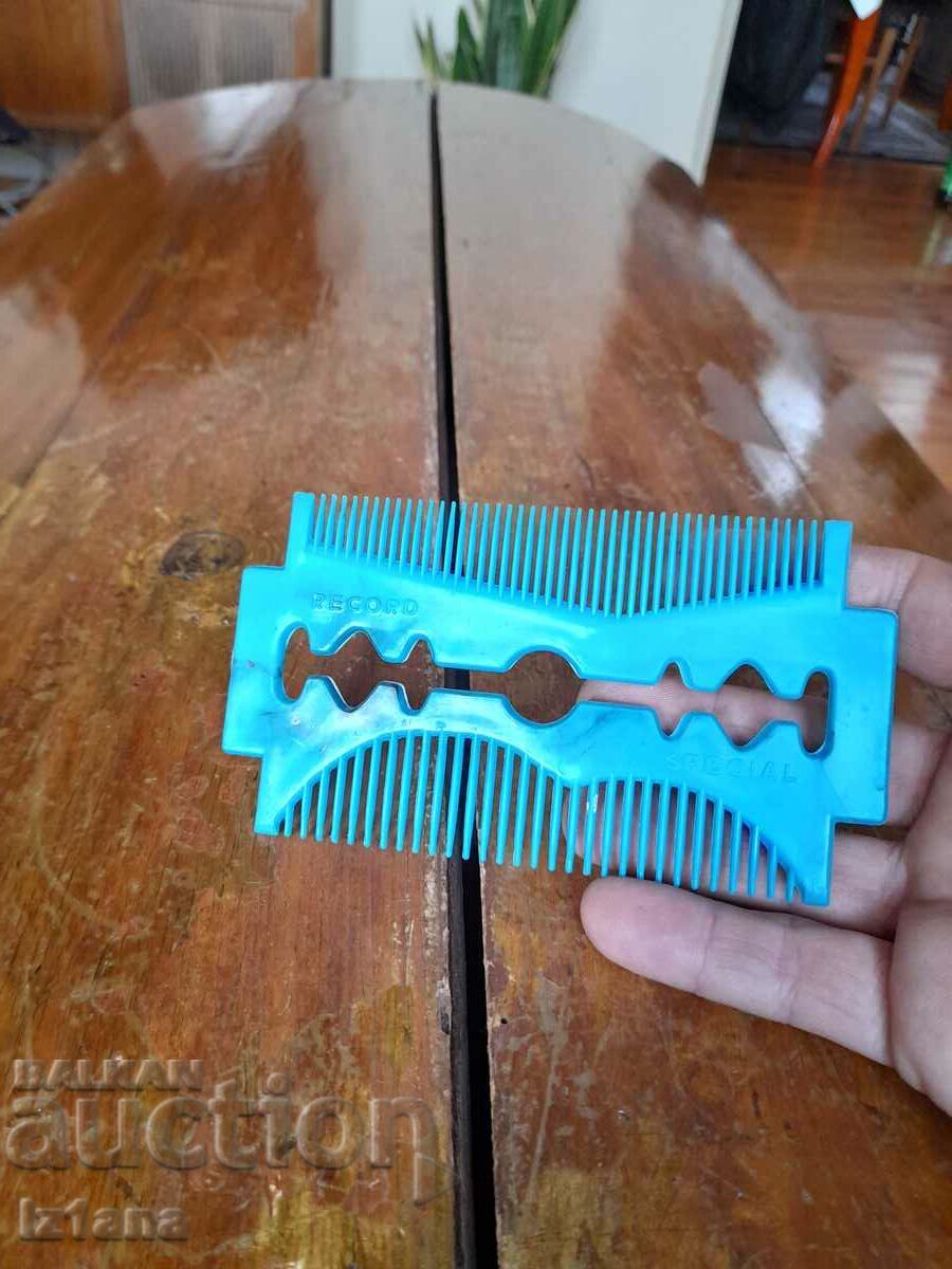 Old comb with price 6.00 BGN | € 3.07 Old comb with price 6.00 BGN | € 3.07
