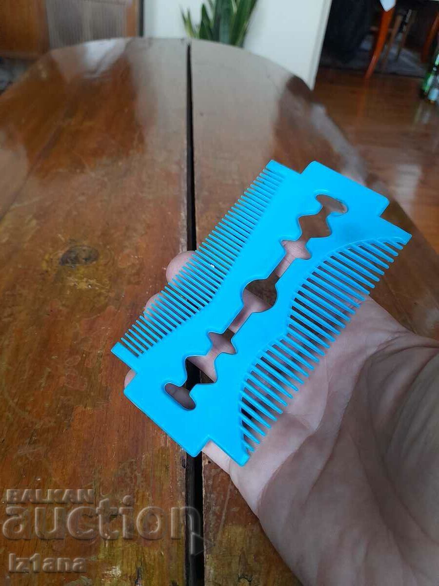 Auction Old comb Auction Old comb