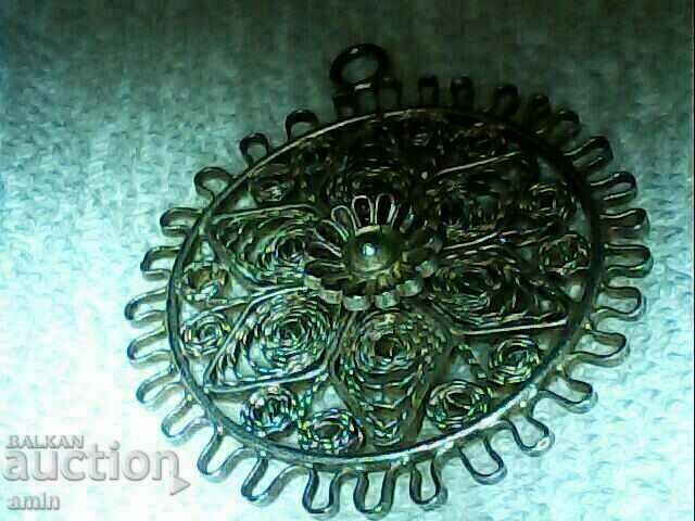 Filigree medallion silver Filigree medallion silver