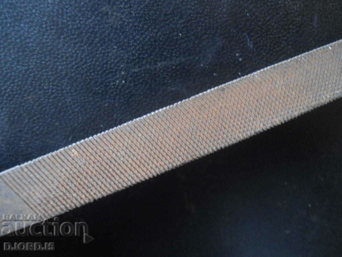 Licitație Fierăstrău vechi, triunghiular Licitație Fierăstrău vechi, triunghiular