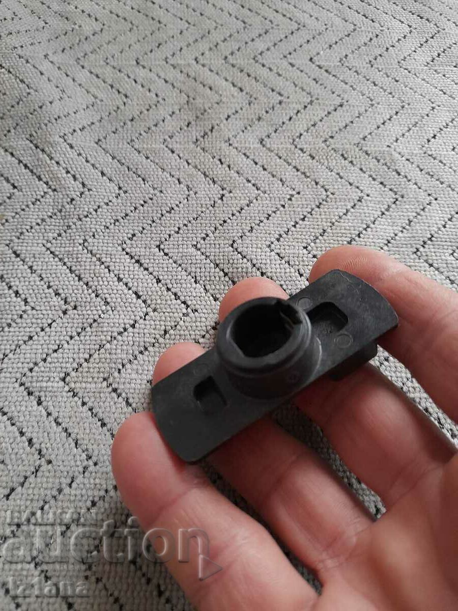 Delivery of Old distributor cap thumb