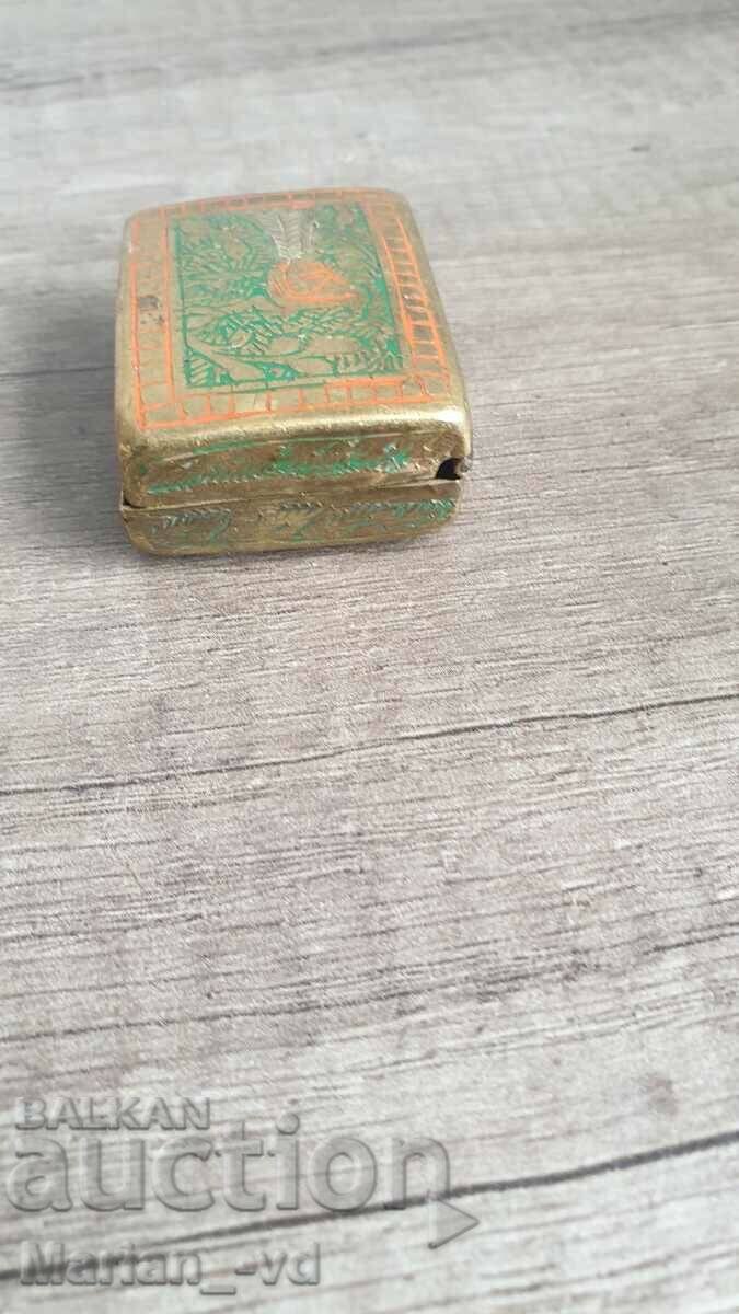Auction Small bronze snuff box Auction Small bronze snuff box