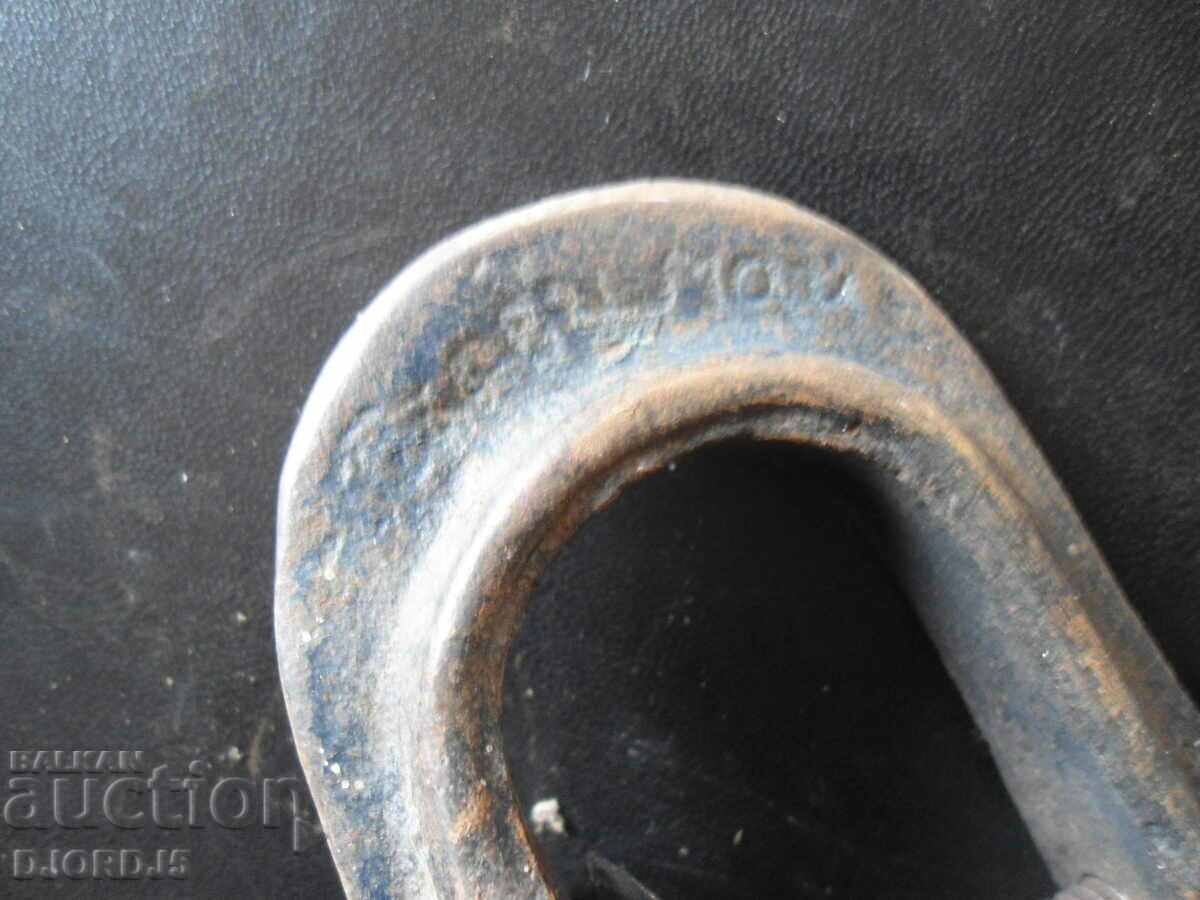 Old press, vulcanizer, markings with price 5.00 BGN | € 2.56 Old press, vulcanizer, markings with price 5.00 BGN | € 2.56