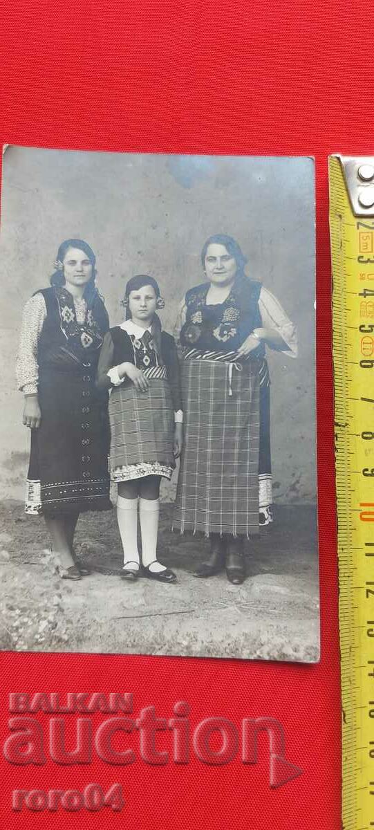 GIRLS - COSTUMES - 5 GIRLS - COSTUMES - 5