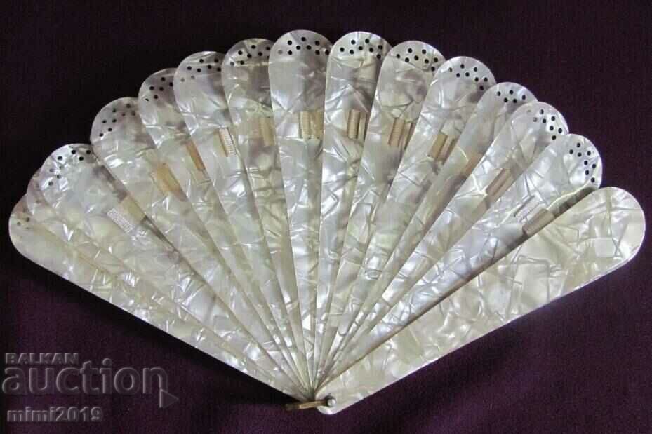 Delivery of 30's Art Deco Ladies Fan Delivery of 30's Art Deco Ladies Fan