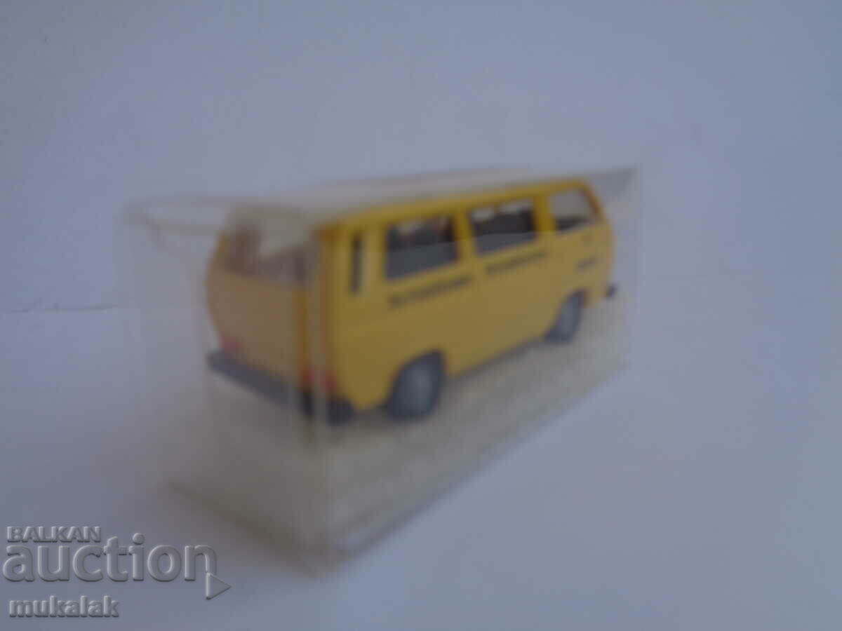 Auction ROCO 1/87 H0 VW T3 MICROBUS TOY TROLLEY MODEL Auction ROCO 1/87 H0 VW T3 MICROBUS TOY TROLLEY MODEL