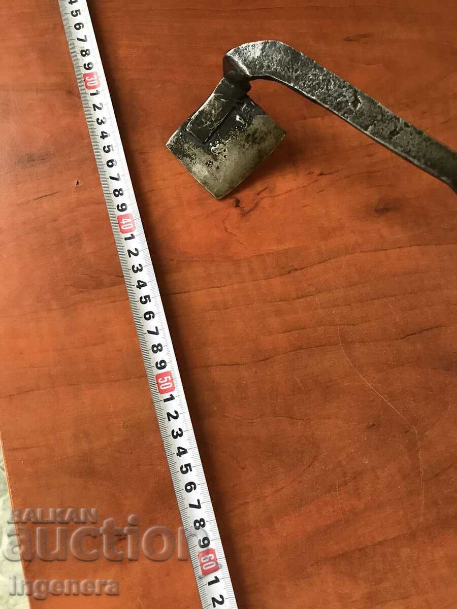 INSTRUMENT FOR CUTTING HOOFS IN SHOEING HORSES - 6 INSTRUMENT FOR CUTTING HOOFS IN SHOEING HORSES - 6