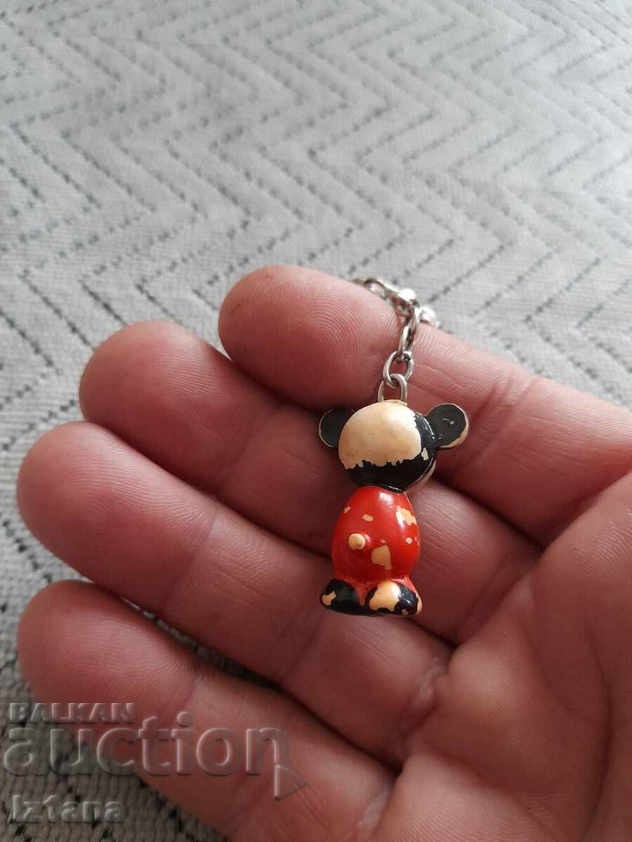 Auction An old key ring Auction An old key ring