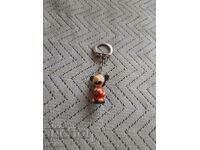 Un inel de chei vechi