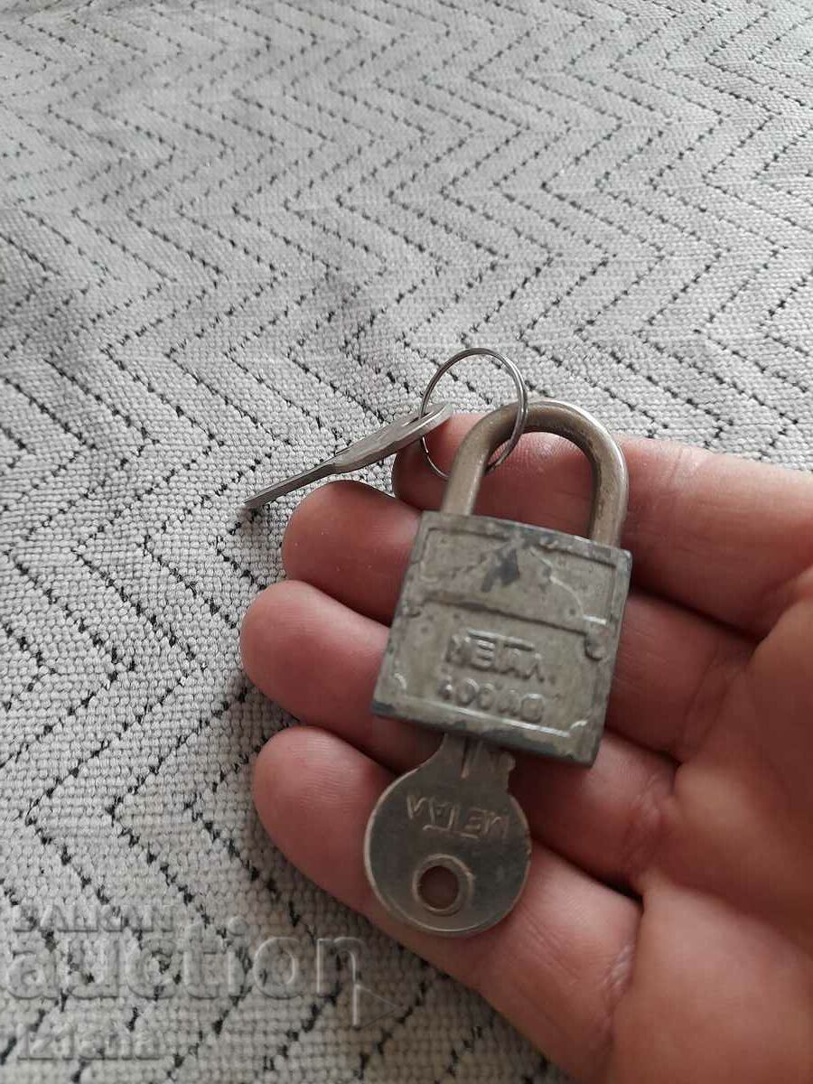 Old padlock Metal with price 28.00 BGN | € 14.32 Old padlock Metal with price 28.00 BGN | € 14.32