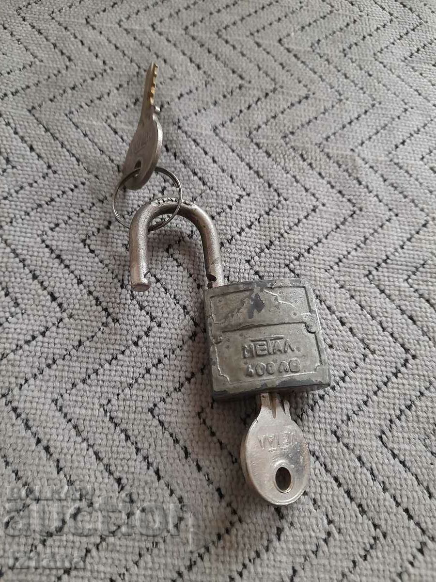 Delivery of Old padlock Metal Delivery of Old padlock Metal