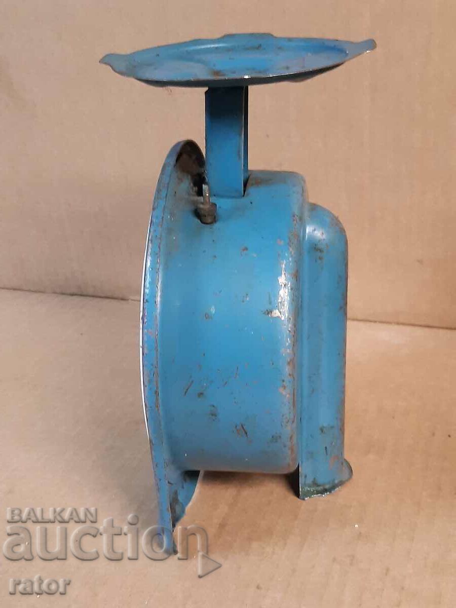 Old small scale, scale, scale, weighing scale USSR with price 10.00 BGN | € 5.11 Old small scale, scale, scale, weighing scale USSR with price 10.00 BGN | € 5.11