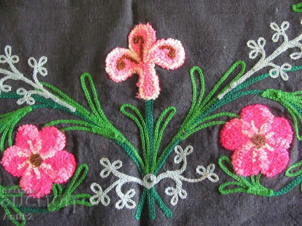 19th Century Folk Art Fukana Costume Apron with price 50.00 BGN | € 25.56 19th Century Folk Art Fukana Costume Apron with price 50.00 BGN | € 25.56