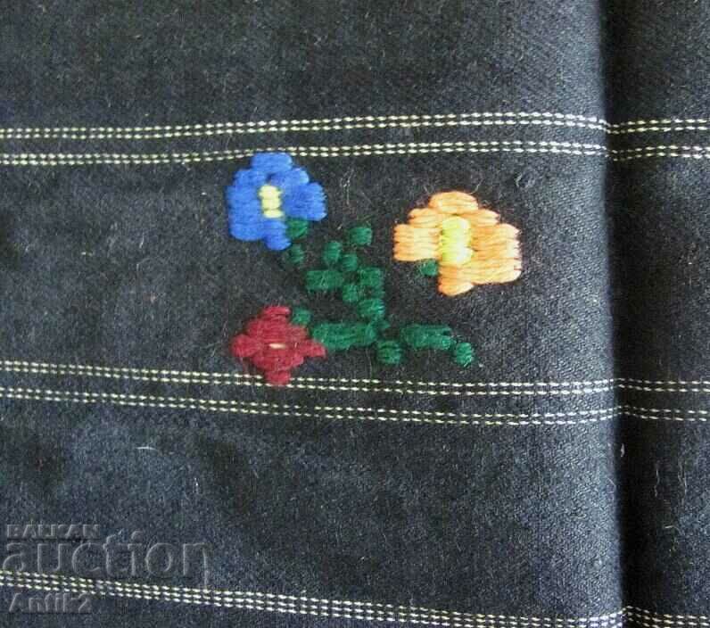 Licitație Costum de lână de artă populară din secolul al XIX-lea