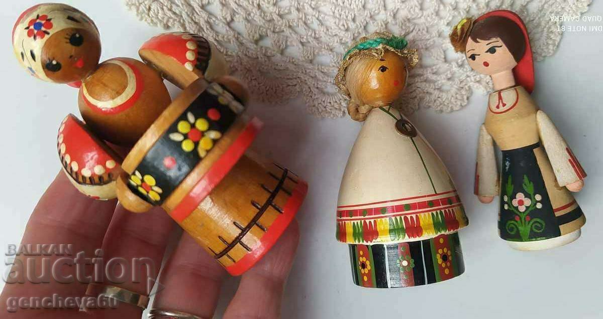 Vintage traditional wooden dolls - 5 Vintage traditional wooden dolls - 5