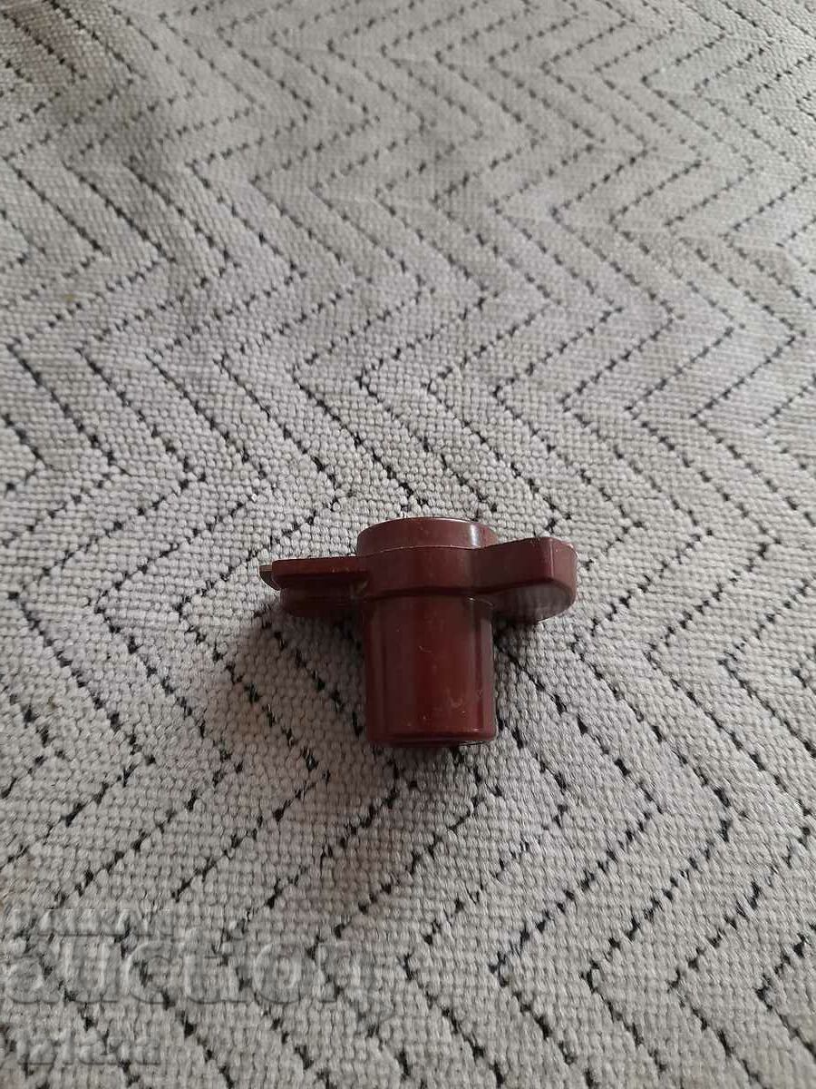 Old distributor cap thumb Old distributor cap thumb