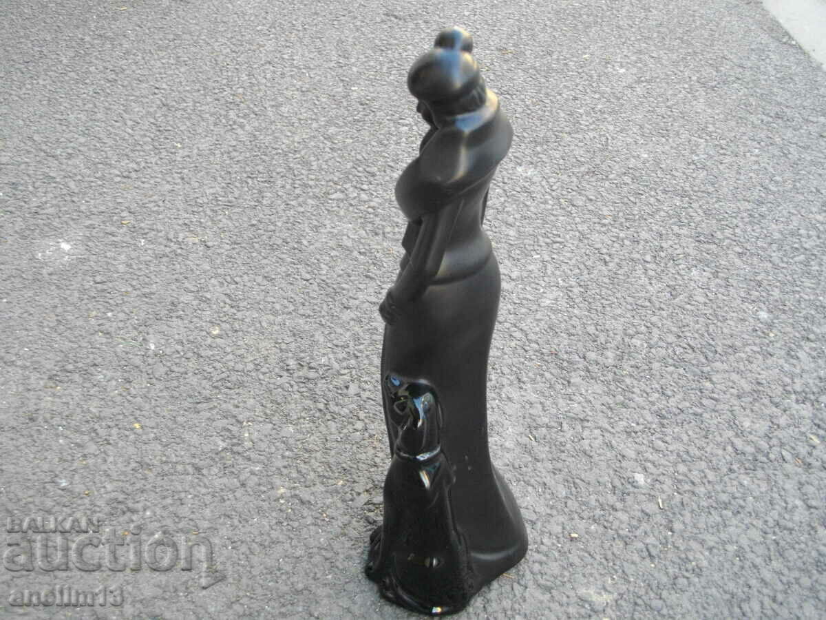 OLD PORCELAIN LADY WITH DOG with price 105.00 BGN | € 53.69 OLD PORCELAIN LADY WITH DOG with price 105.00 BGN | € 53.69