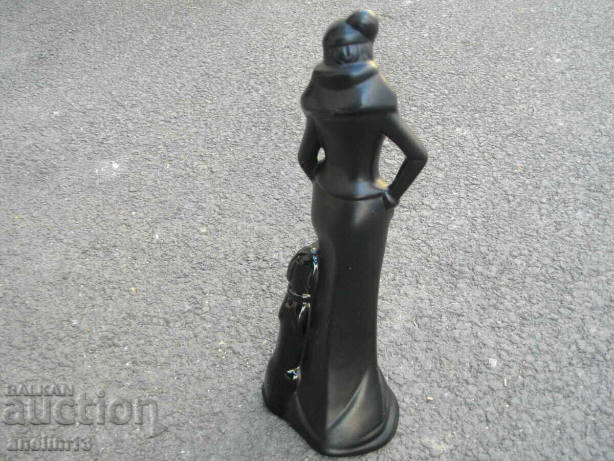 Δημοπρασία ΓΑΛΙΑ ΠΟΡΣΕΛΑΝΗ ΚΥΡΙΑ ΜΕ ΣΚΥΛΟ