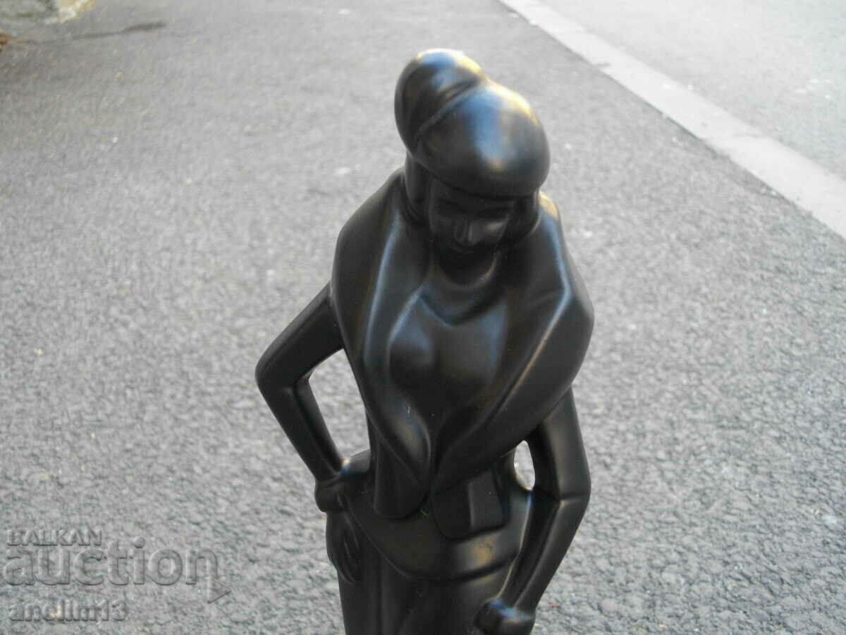 ΓΑΛΙΑ ΠΟΡΣΕΛΑΝΗ ΚΥΡΙΑ ΜΕ ΣΚΥΛΟ - 5