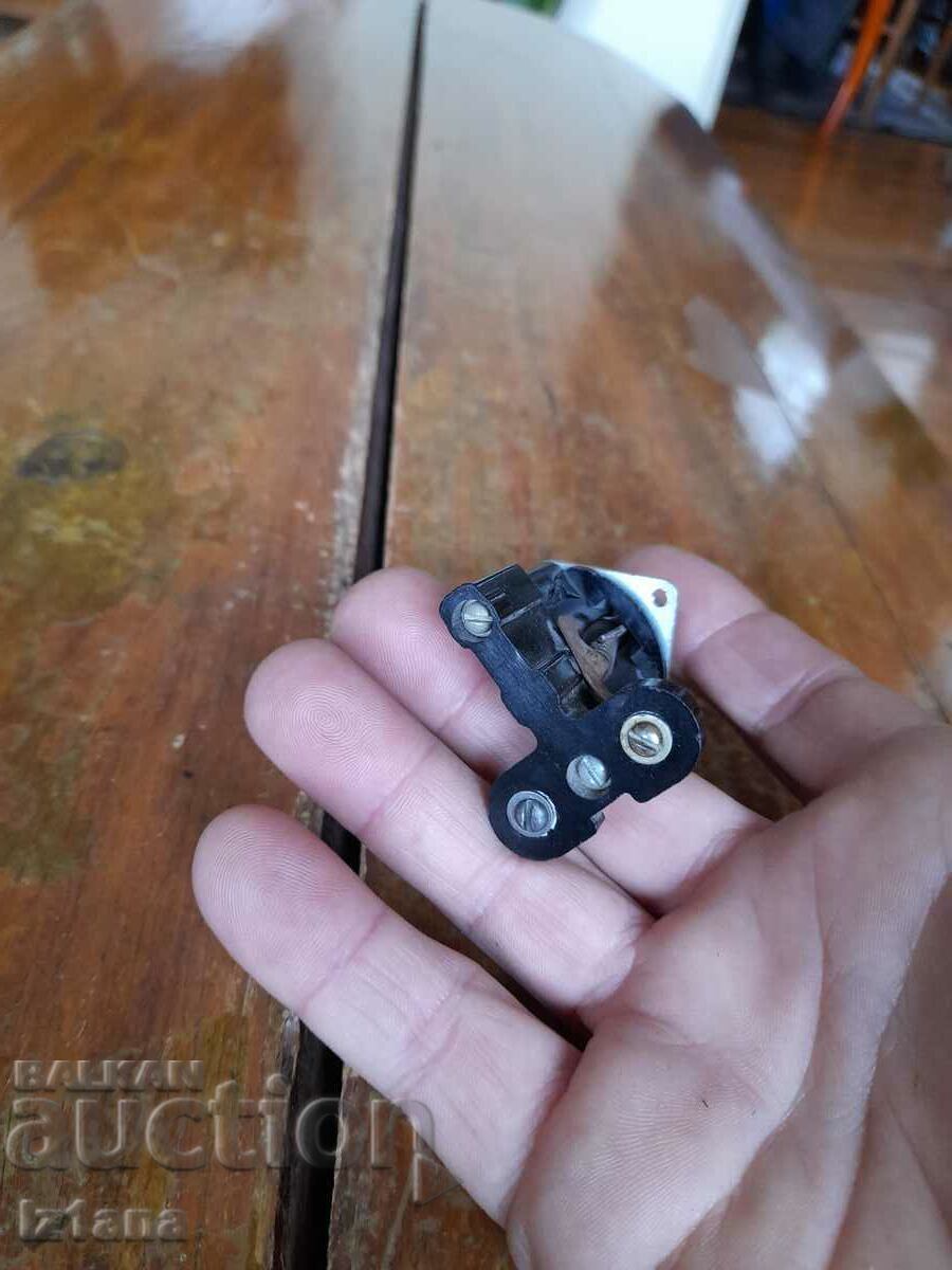 Vechiul buton CC - 5 Vechiul buton CC - 5