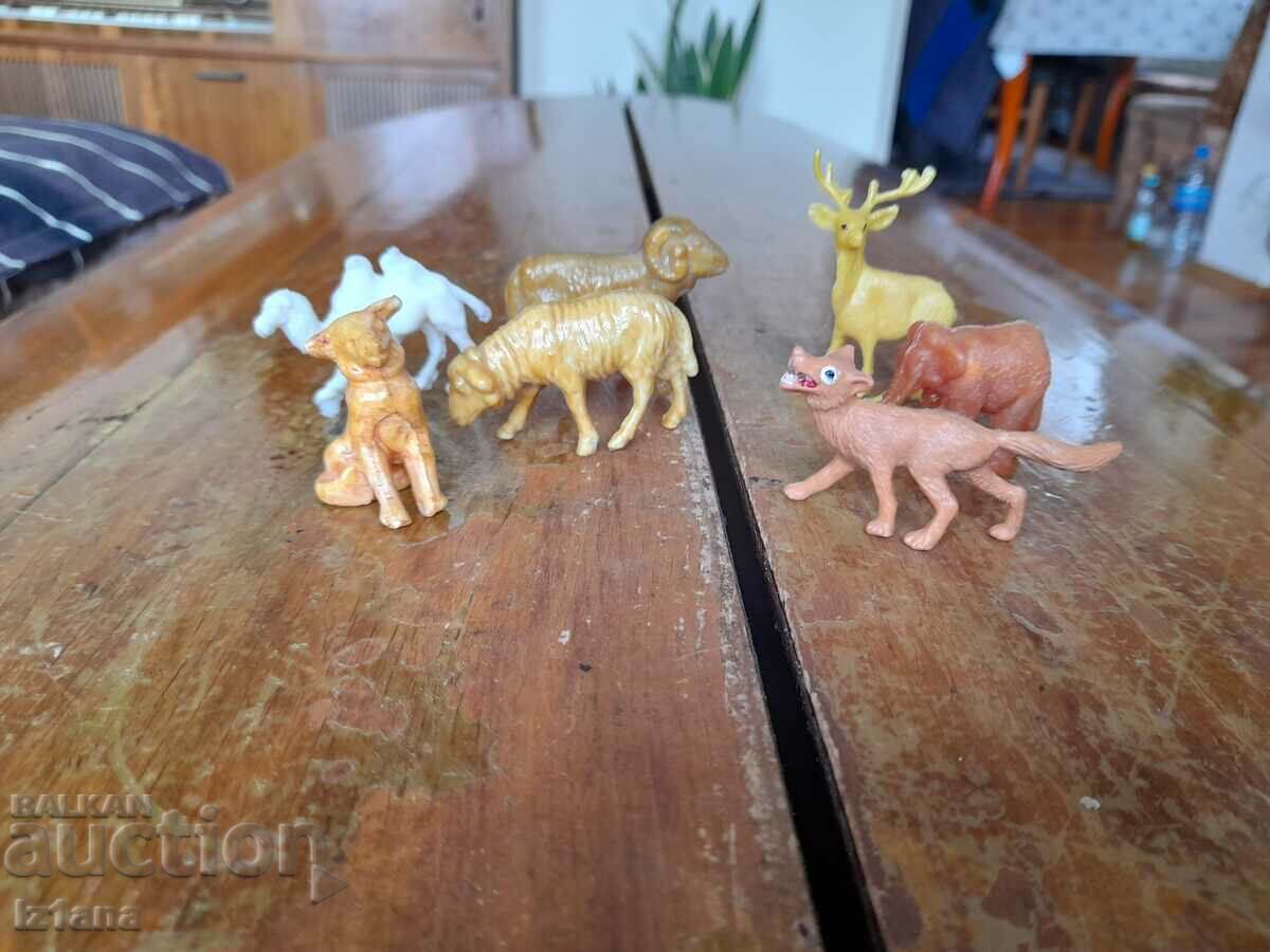 Old figurines, animals