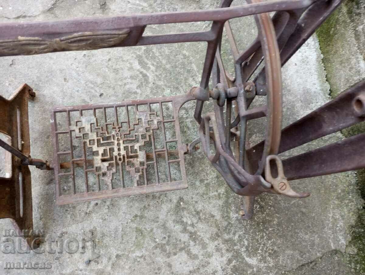 Sewing machine feet with price 69.00 BGN | € 35.28 Sewing machine feet with price 69.00 BGN | € 35.28