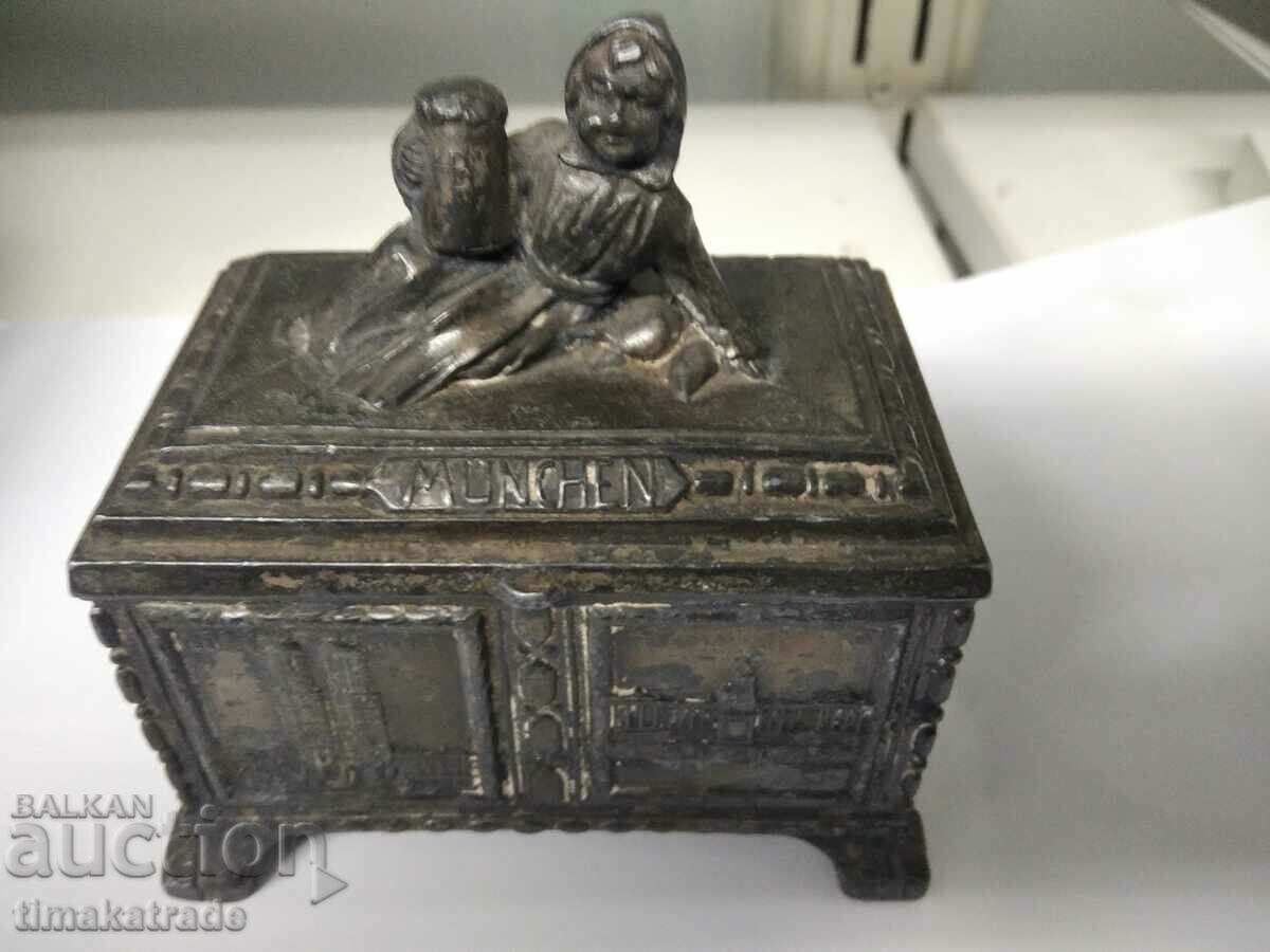 Auction  Beautiful antique jewelry box from Munich 1920