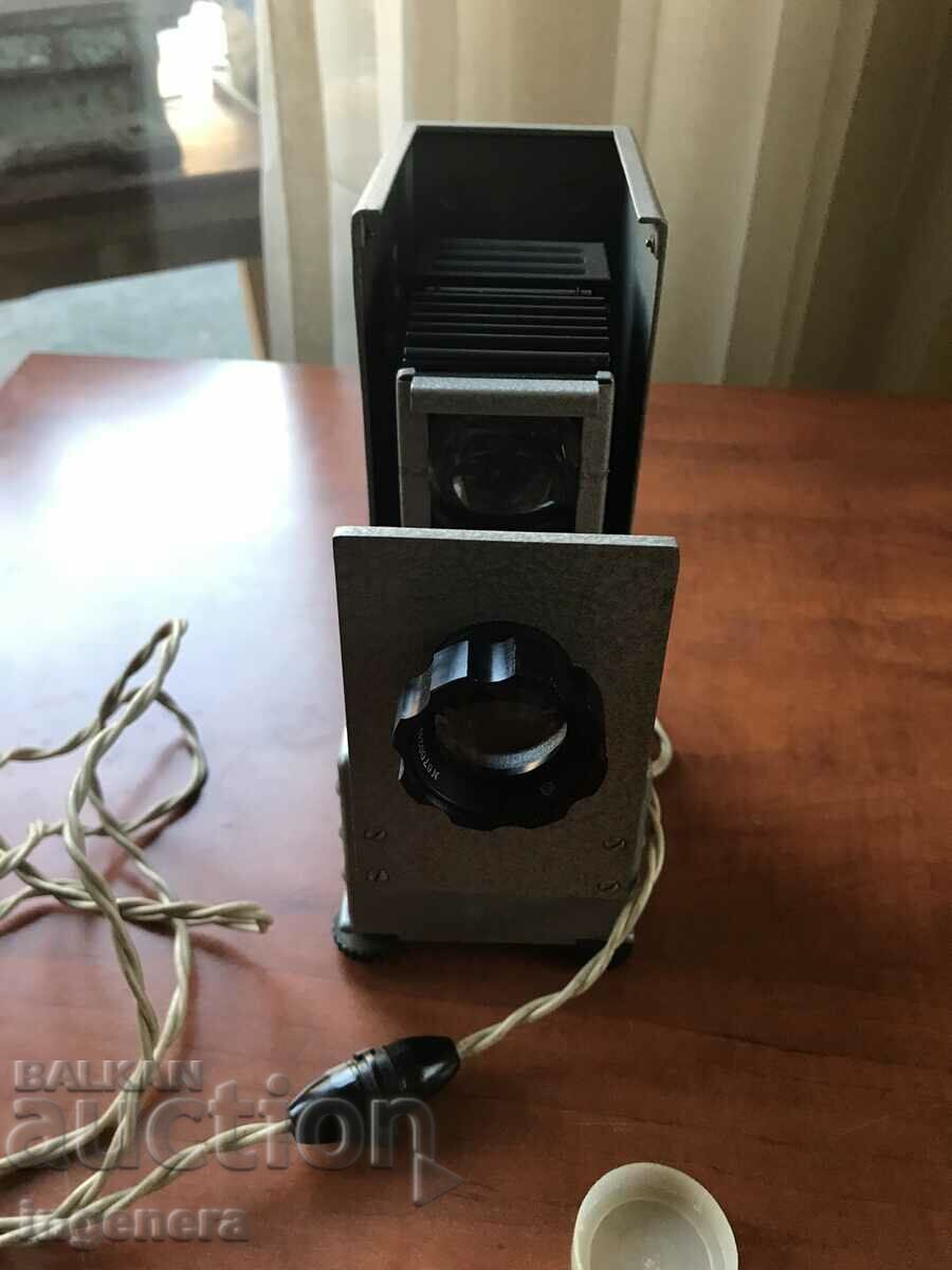 SLIDE PROJECTOR ASPECTOMAT FROM SOCA "SVET" WORKING-USSR - 6 SLIDE PROJECTOR ASPECTOMAT FROM SOCA "SVET" WORKING-USSR - 6