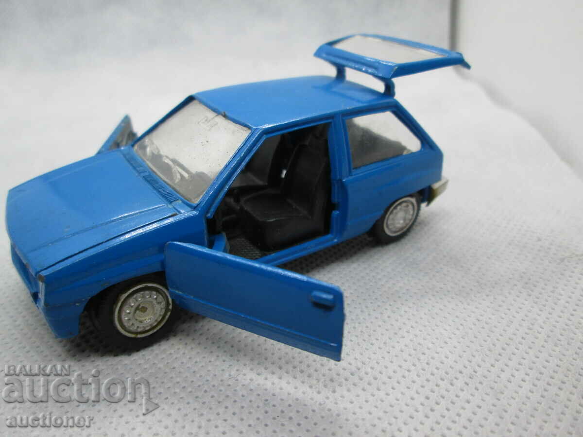 Delivery of GAMA- OPEL CORSA-SR 1:43 made in west germany Delivery of GAMA- OPEL CORSA-SR 1:43 made in west germany
