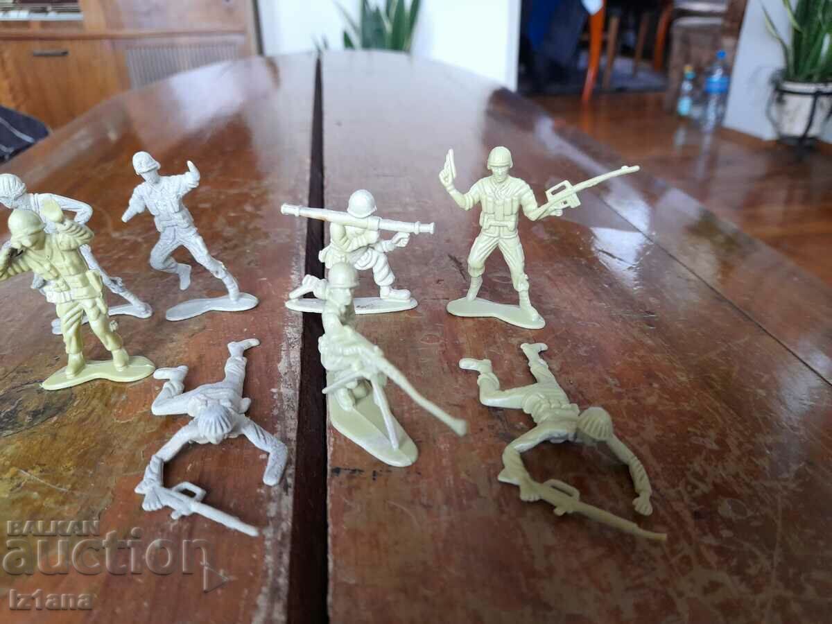 Auction Old figurines Soldiers Auction Old figurines Soldiers