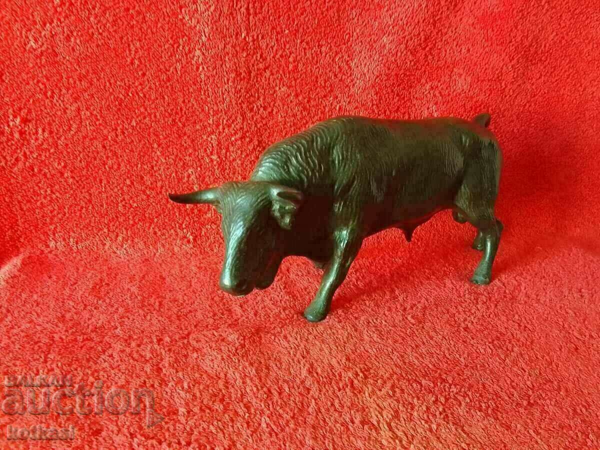 Old metal bronze brass figure of Bull with price 785.50 BGN | € 401.62 Old metal bronze brass figure of Bull with price 785.50 BGN | € 401.62