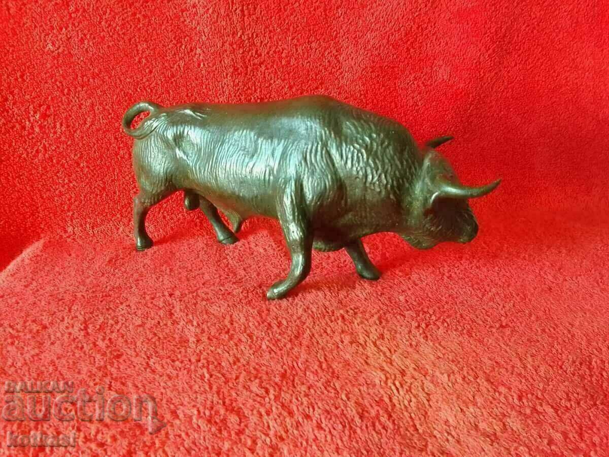 Delivery of Old metal bronze brass figure of Bull Delivery of Old metal bronze brass figure of Bull